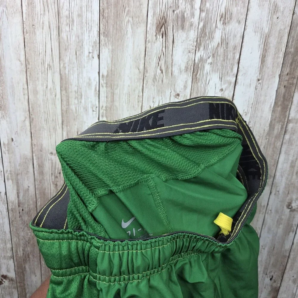 Nike Dri-Fit Oregon Ducks Shorts Mens Size Medium Green Yellow NCAA Basketball